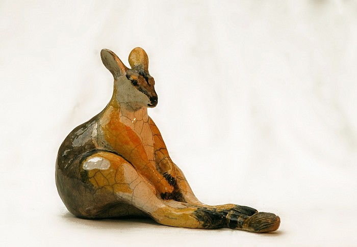 Wallaby à pieds jaunes, h : 15 cm, L : 22 cm, 410 euros