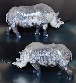 Rhinoceros. En attente de stock mais peut être commandé. Délai 1 mois.  L : 30, h :18