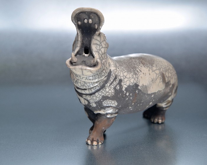 Hippopotame, L : 25 cm, H : 20 cm. Peut être commandé délai un mois. 450 euros
