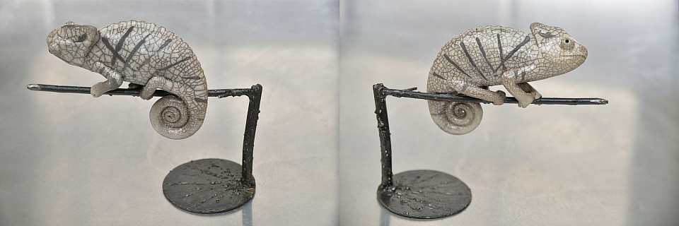 Caméléon. Grès Raku et Metal. H : 18 cm L : 20 cm
